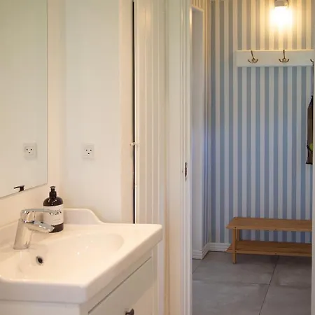 Kamilla's Cottage, 1 Km. From The Holiday home